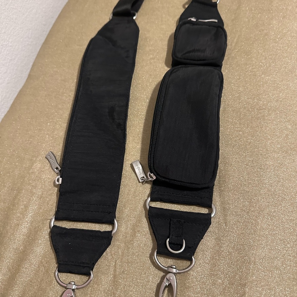 Black unisex utility strap by Baggallini